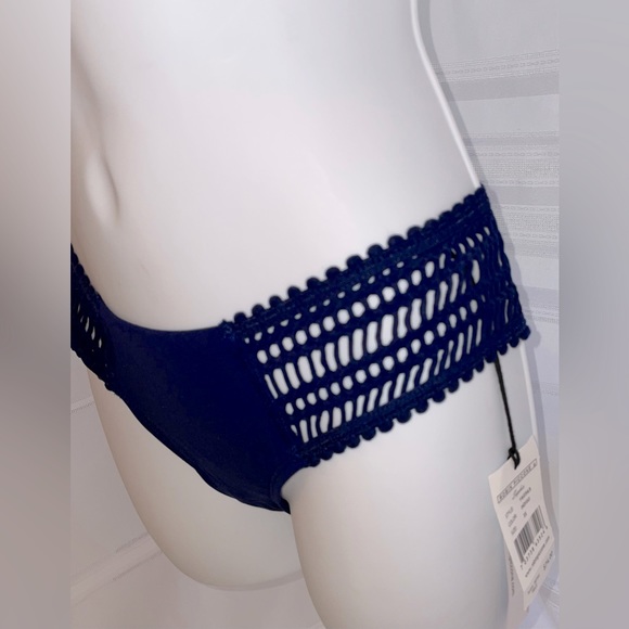 NWT ROBIN PICCONE Sz XS “Sophia” Crochet Bikini Bottoms INDIGO Blue Style 160565 - Picture 2 of 6